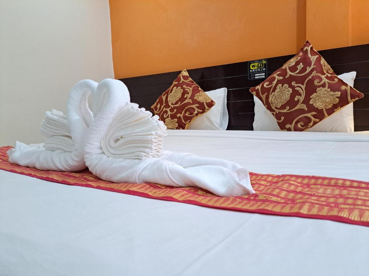 Lily Holiday 百合假日 Patong Экстерьер фото